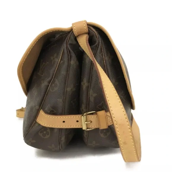 💎 LOUIS VUITTON Monogram Saumur 30 Crossbody - Picture 5 of 15
